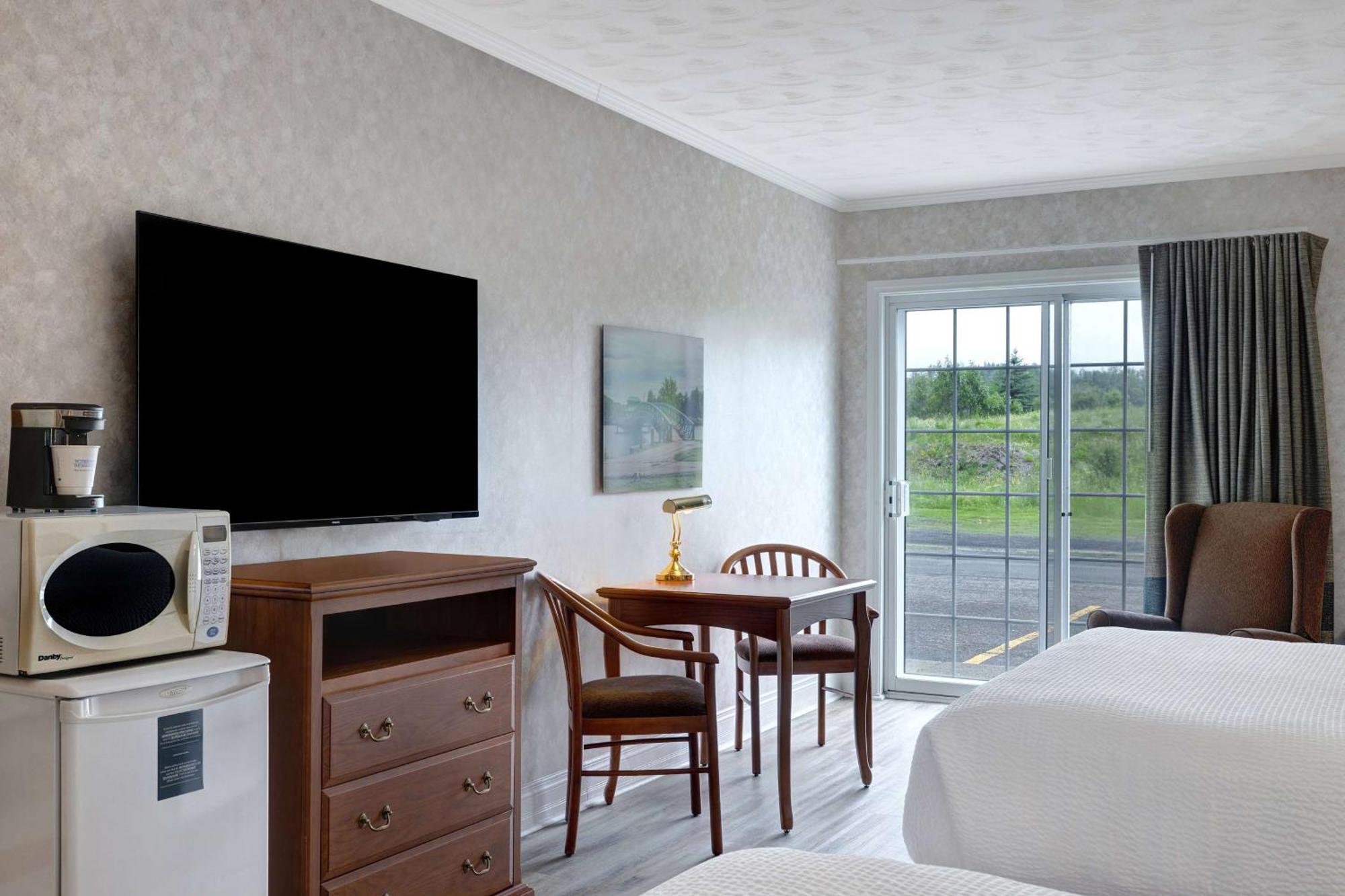 Days Inn By Wyndham Edmundston Luaran gambar